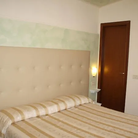 Il Giglio Hotel Prato (Prato)